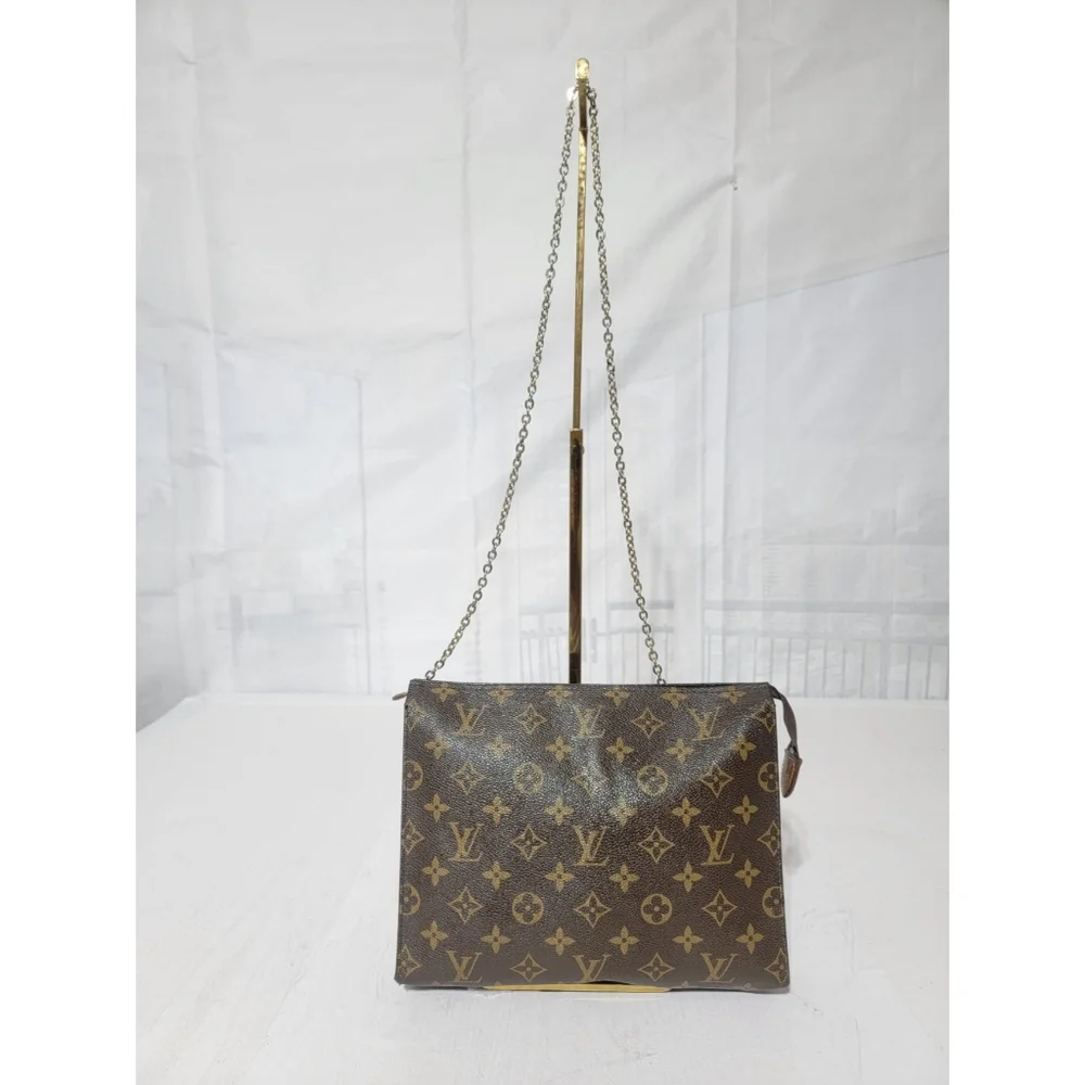 LOUIS VUITTON Monogram Toiletry Pouch 26 With Chain